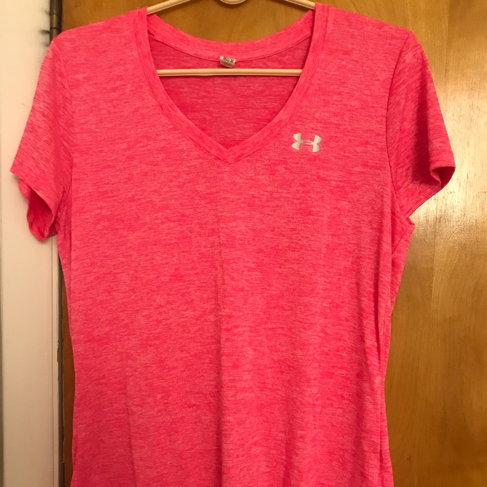 Women’s under armour medium T-shirt